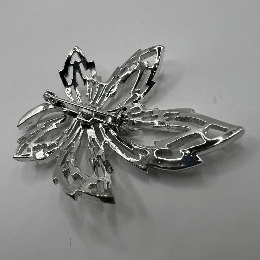 Vintage Leaf Brooch Open‎ Metal Work Brushed Silver Tone Pin